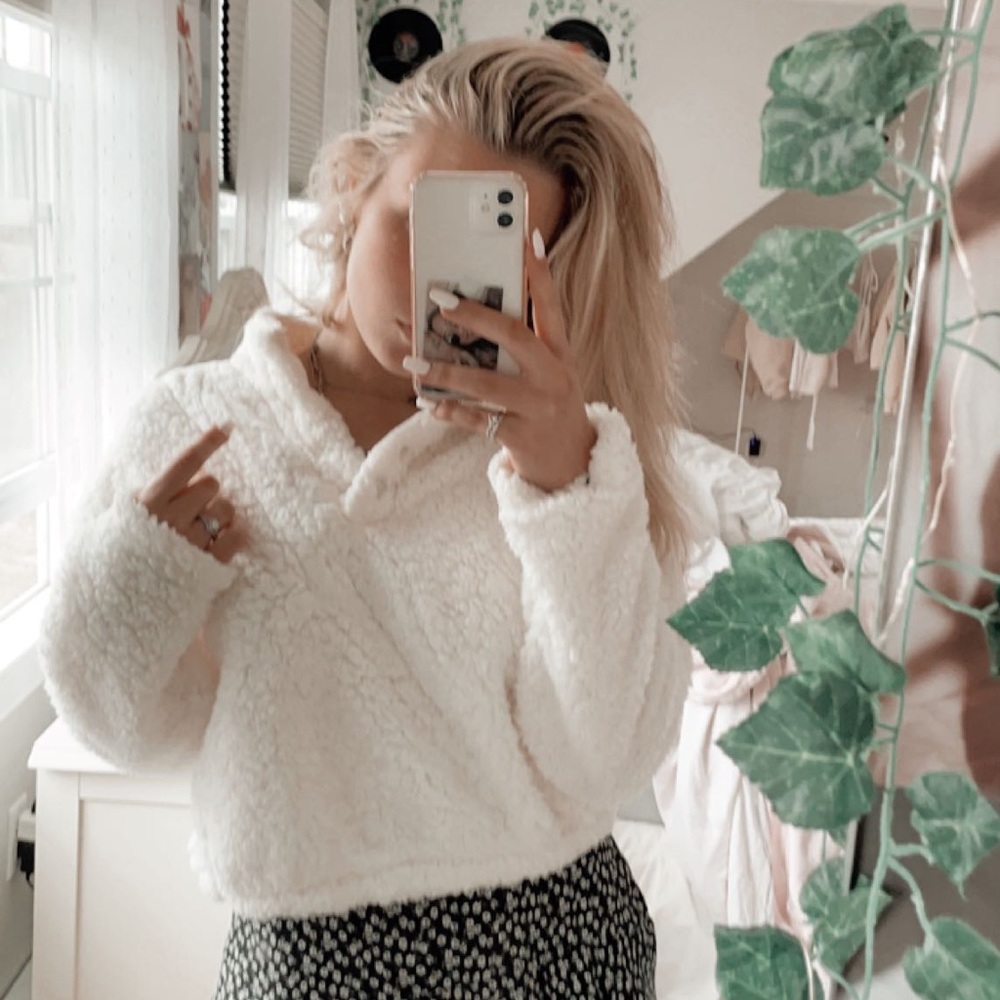 White Pacsun Sweatshirt Sherpa